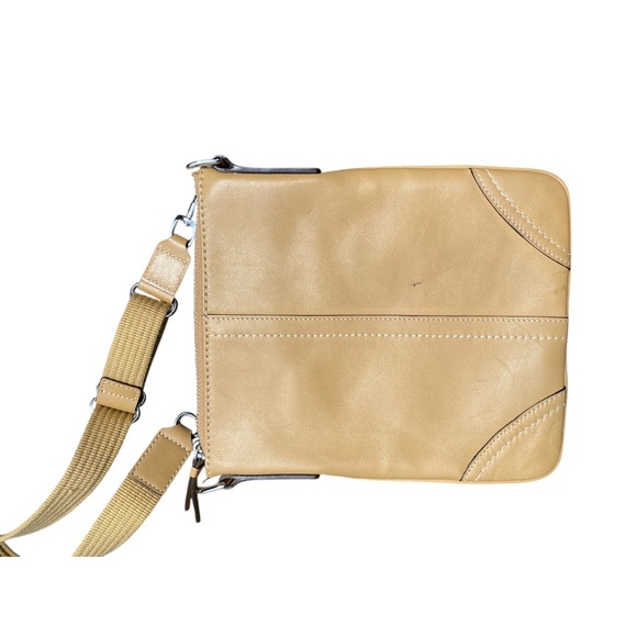 Coach Tan Crossbody Bag with Structured Design and Gold Hardware - Picture 5 of 8